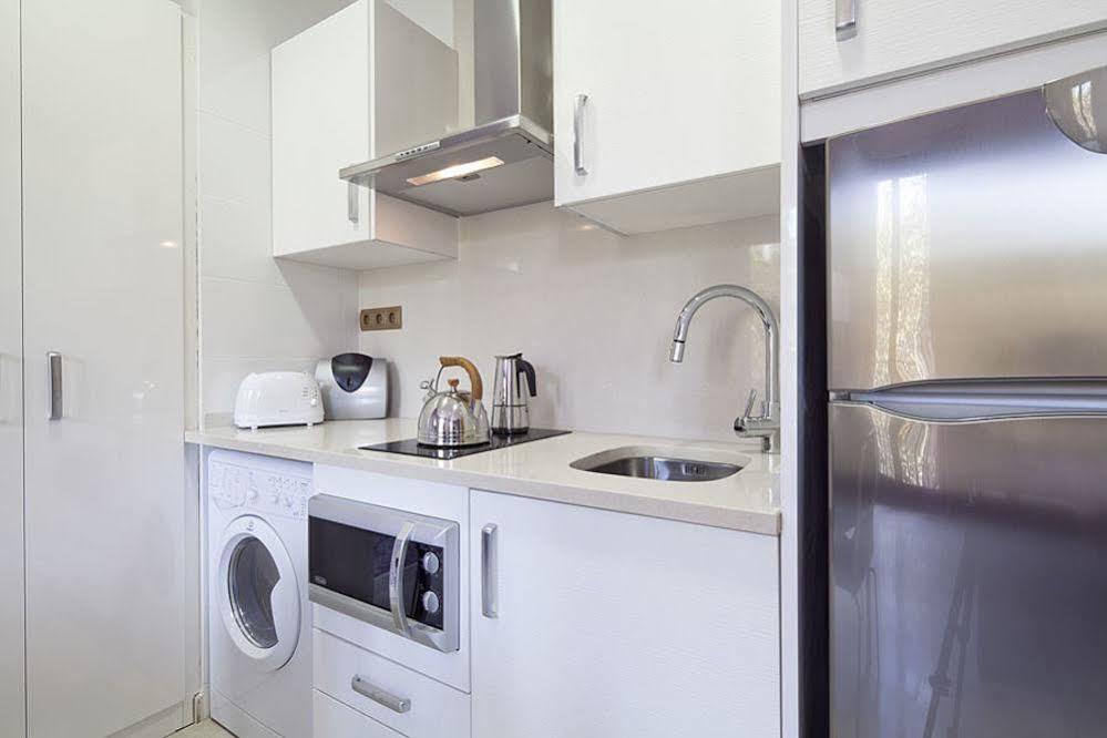 Aparthotel Rambla108 Barcelona Ngoại thất bức ảnh